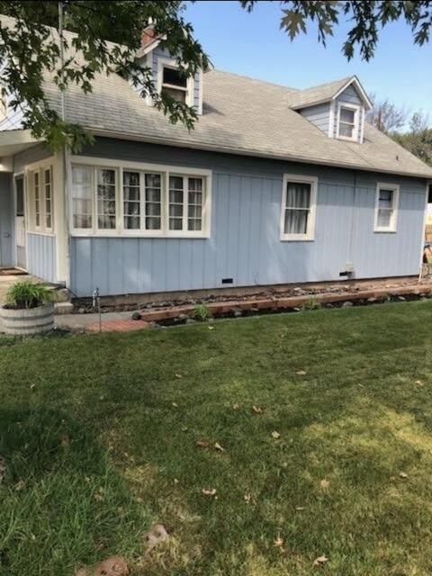 Tiny photo for 226 W Hartley Avenue, Hermiston, OR 97838 (MLS # 220211920)
