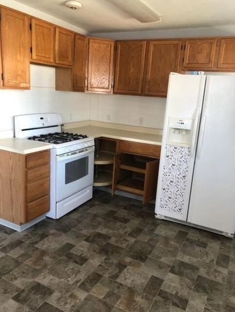 Tiny photo for 226 W Hartley Avenue, Hermiston, OR 97838 (MLS # 220211920)