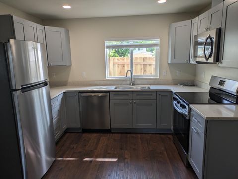 Tiny photo for 613 St Thomas Lane, Eagle Point, OR 97524 (MLS # 220221211)
