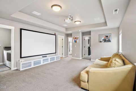 Tiny photo for 61066 SE Sydney Harbor Drive, Bend, OR 97702 (MLS # 220223165)