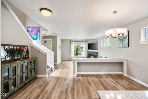 Tiny photo for 61066 SE Sydney Harbor Drive, Bend, OR 97702 (MLS # 220223165)