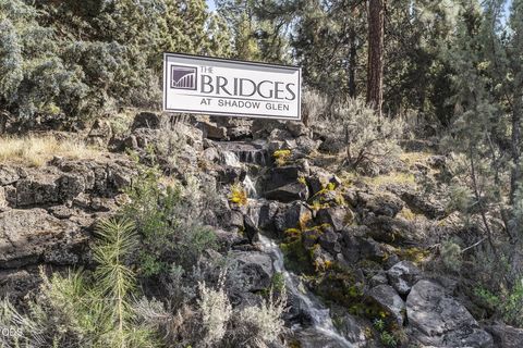 Tiny photo for 61066 SE Sydney Harbor Drive, Bend, OR 97702 (MLS # 220223165)