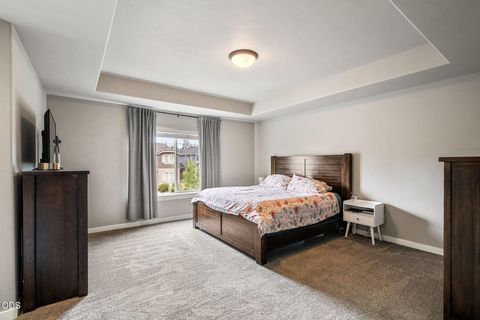 Tiny photo for 61066 SE Sydney Harbor Drive, Bend, OR 97702 (MLS # 220223165)
