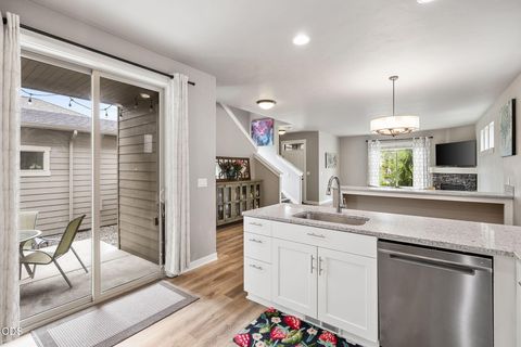 Tiny photo for 61066 SE Sydney Harbor Drive, Bend, OR 97702 (MLS # 220223165)