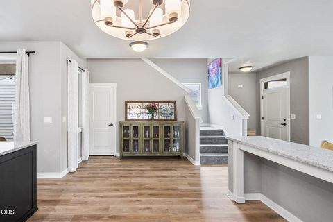 Tiny photo for 61066 SE Sydney Harbor Drive, Bend, OR 97702 (MLS # 220223165)