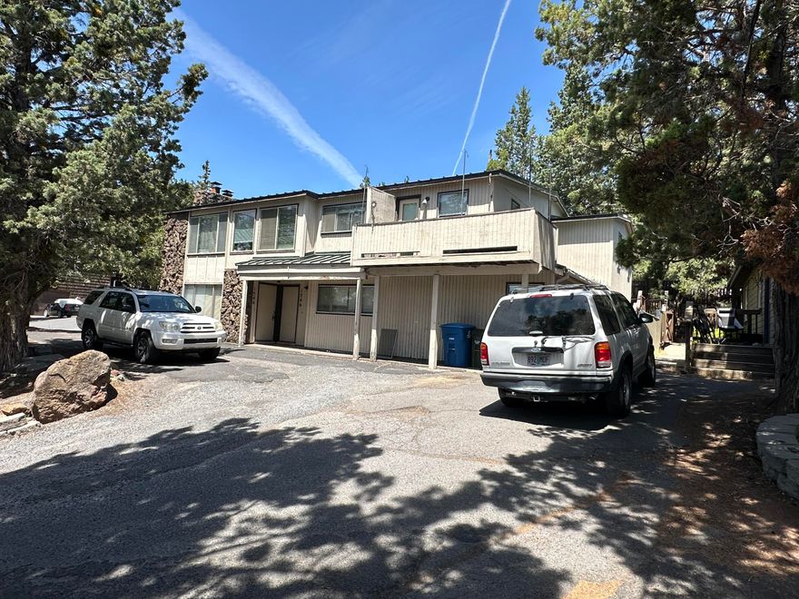 Great location, Westside Tri Plex.  Walking distance to shops, restaurants, coffee and Newport Market.  Priced to sell.  Lots of upside for a new owner to upgrade units and raise rents.  Currently price under $266k per unit. Monthly rents total $3915 per month. Please do not disturb the tenants. Unit #3 is now vacant and easy to show.