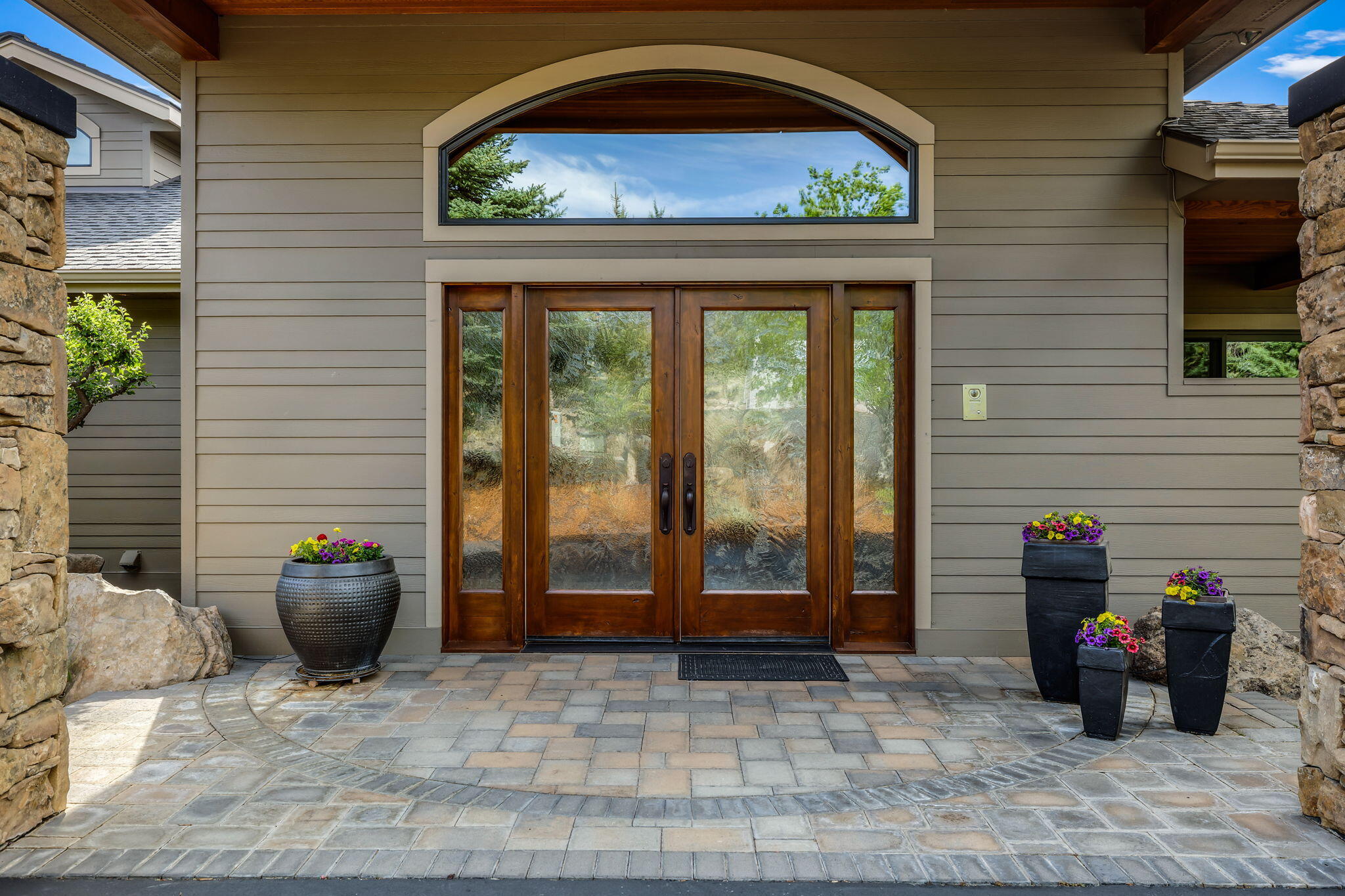 1134 Highland View Loop