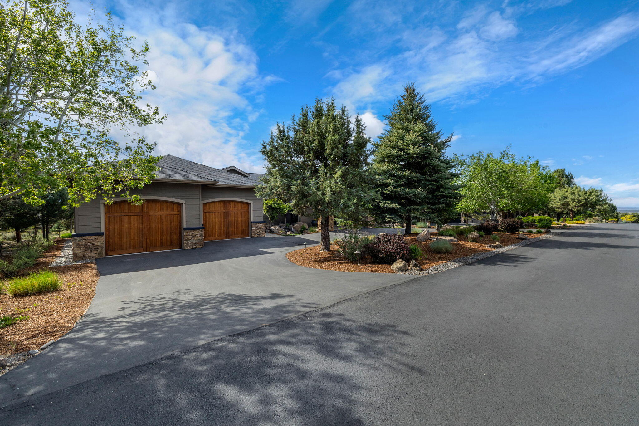 1134 Highland View Loop