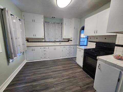 Tiny photo for 2507 Gettle Street, Klamath Falls, OR 97603 (MLS # 220210951)