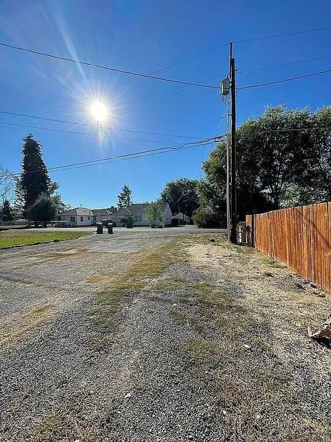 Tiny photo for 2507 Gettle Street, Klamath Falls, OR 97603 (MLS # 220210951)