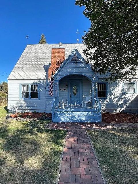 Tiny photo for 2507 Gettle Street, Klamath Falls, OR 97603 (MLS # 220210951)