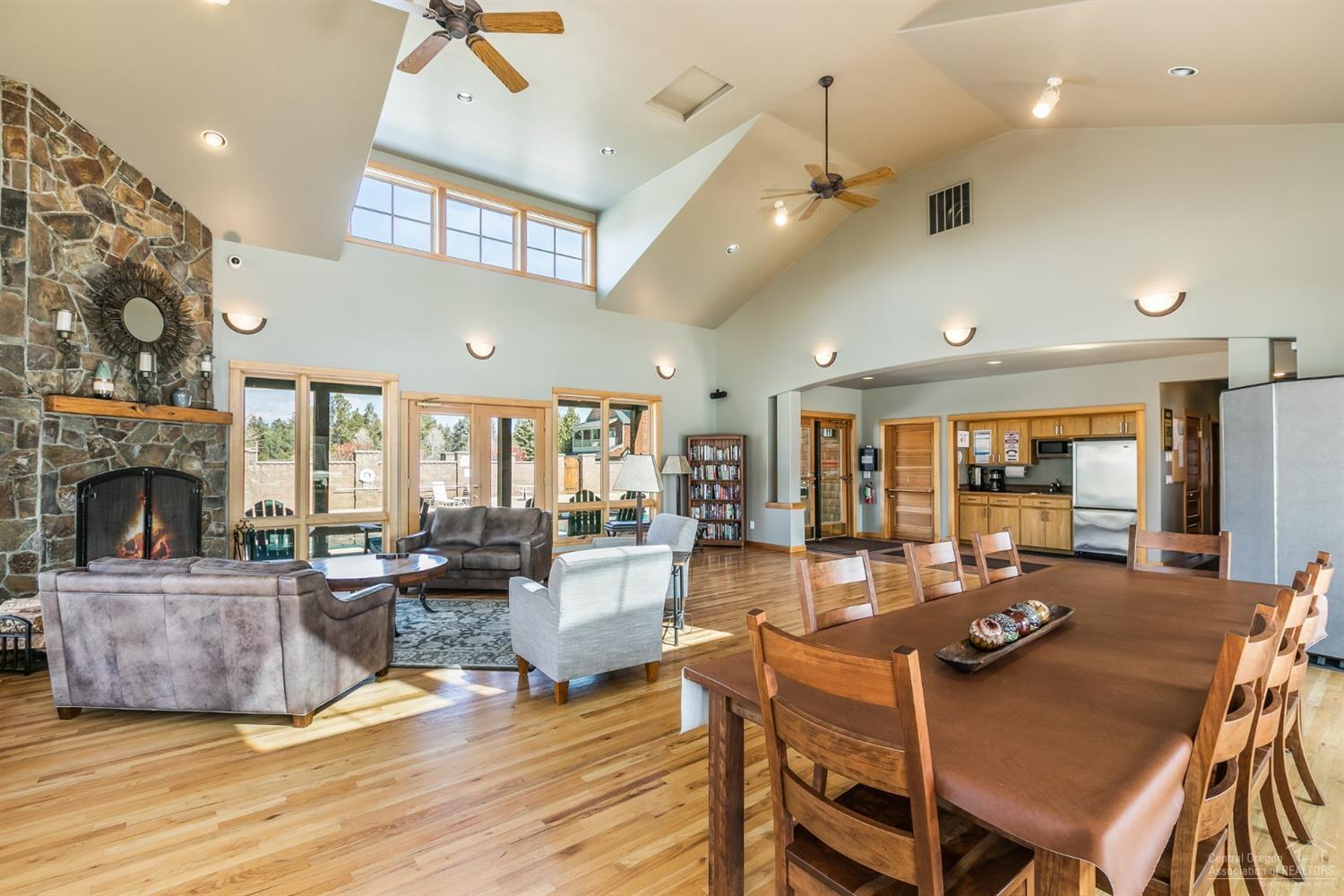 Pine Meadow Vill - Residential