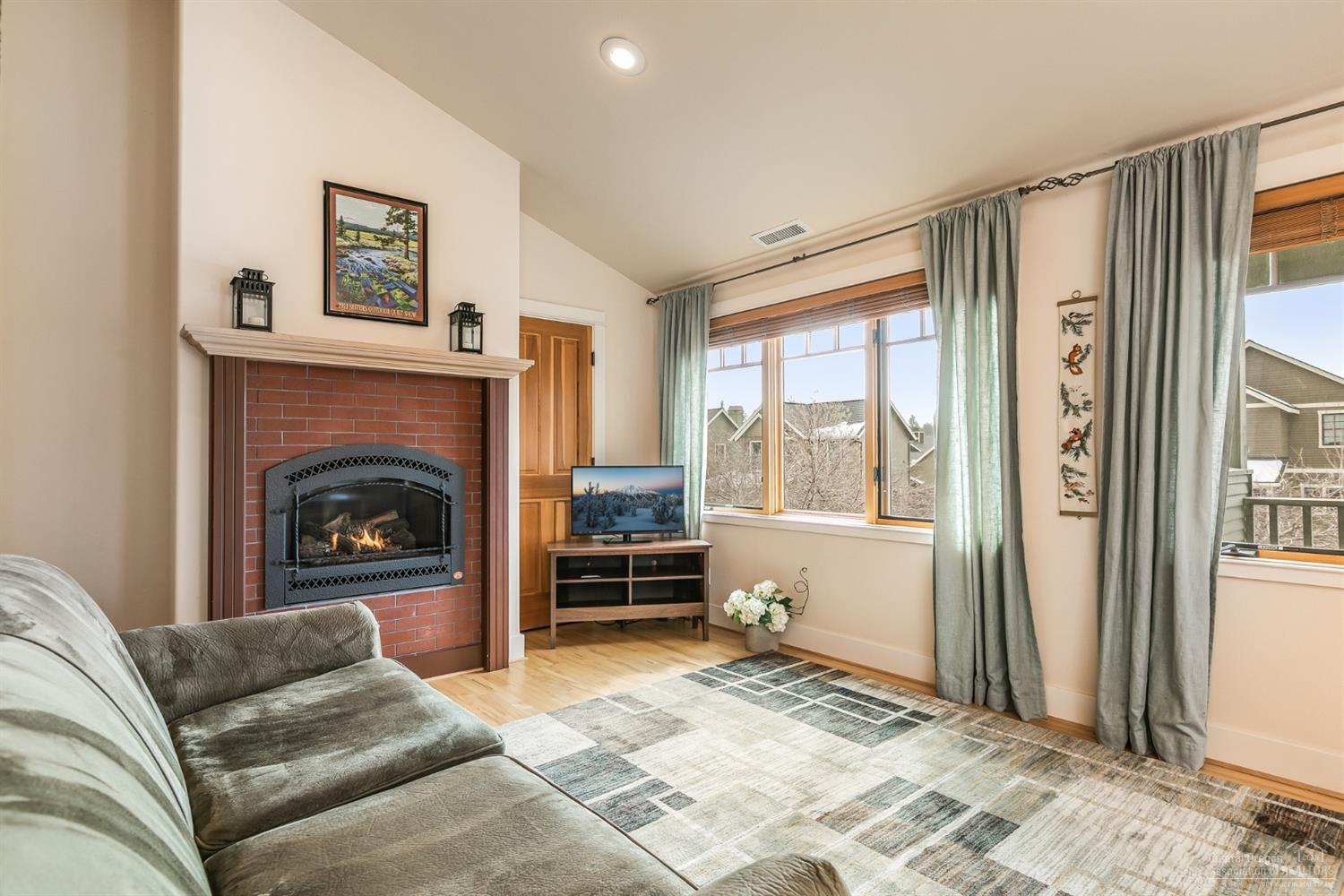 Pine Meadow Vill - Residential