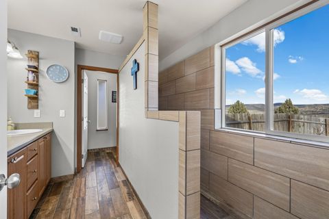 Tiny photo for 58400 4-K Overlook Lane, John Day, OR 97845 (MLS # 220215444)