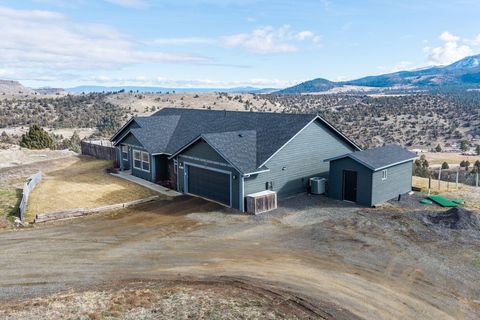 Tiny photo for 58400 4-K Overlook Lane, John Day, OR 97845 (MLS # 220215444)