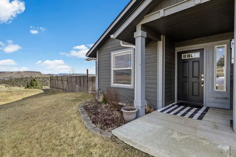 Tiny photo for 58400 4-K Overlook Lane, John Day, OR 97845 (MLS # 220215444)