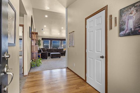 Tiny photo for 58400 4-K Overlook Lane, John Day, OR 97845 (MLS # 220215444)