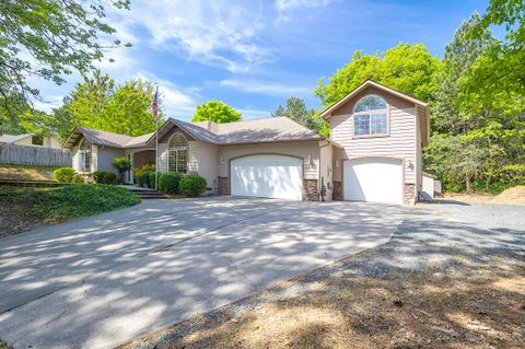 1543 NW B Street Grants Pass OR 97526