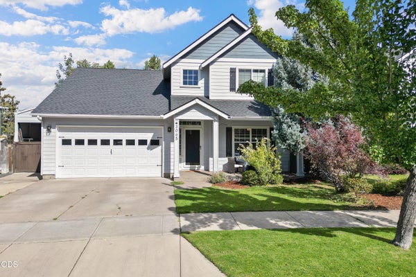 3062 NE QUIET CANYON DR, BEND, OR 97701 - Image e8cdcdf4103ba69a83c5f21c8a6ffff2/1604456144