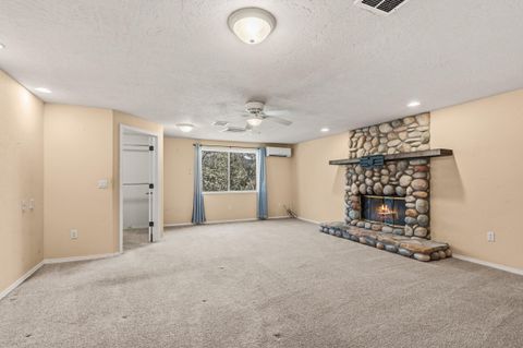 Tiny photo for 1704 NW Sunview Place, Grants Pass, OR 97526 (MLS # 220219697)