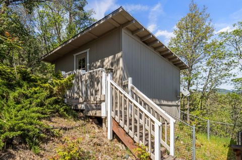 Tiny photo for 1704 NW Sunview Place, Grants Pass, OR 97526 (MLS # 220219697)