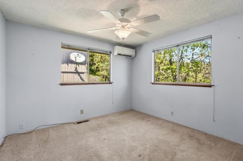 Tiny photo for 1704 NW Sunview Place, Grants Pass, OR 97526 (MLS # 220219697)