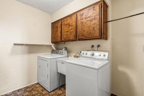 Tiny photo for 1704 NW Sunview Place, Grants Pass, OR 97526 (MLS # 220219697)