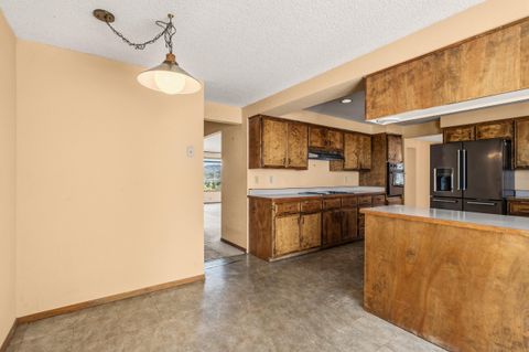 Tiny photo for 1704 NW Sunview Place, Grants Pass, OR 97526 (MLS # 220219697)