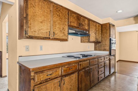 Tiny photo for 1704 NW Sunview Place, Grants Pass, OR 97526 (MLS # 220219697)