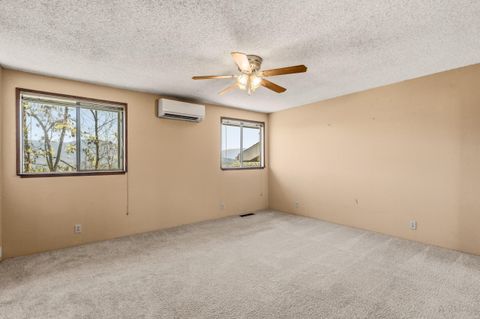 Tiny photo for 1704 NW Sunview Place, Grants Pass, OR 97526 (MLS # 220219697)