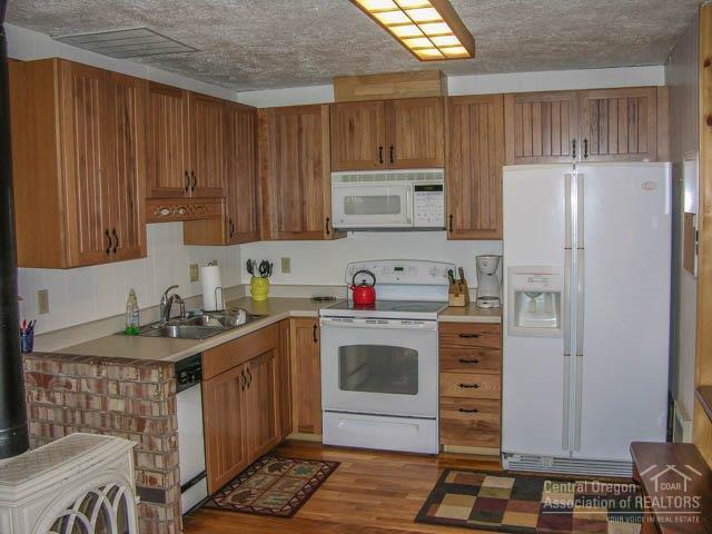 Wagon Trail Acreages - Residential