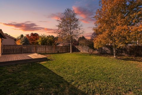 Tiny photo for 1155 SW 31st Street, Redmond, OR 97756 (MLS # 220211075)