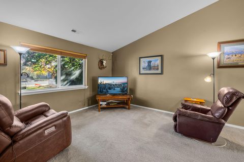 Tiny photo for 1155 SW 31st Street, Redmond, OR 97756 (MLS # 220211075)