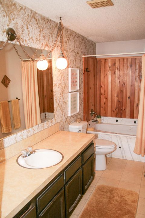 Tiny photo for 61207 Mokas Court, Bly, OR 97622 (MLS # 220211577)