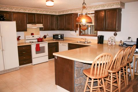 Tiny photo for 61207 Mokas Court, Bly, OR 97622 (MLS # 220211577)