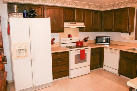 Tiny photo for 61207 Mokas Court, Bly, OR 97622 (MLS # 220211577)