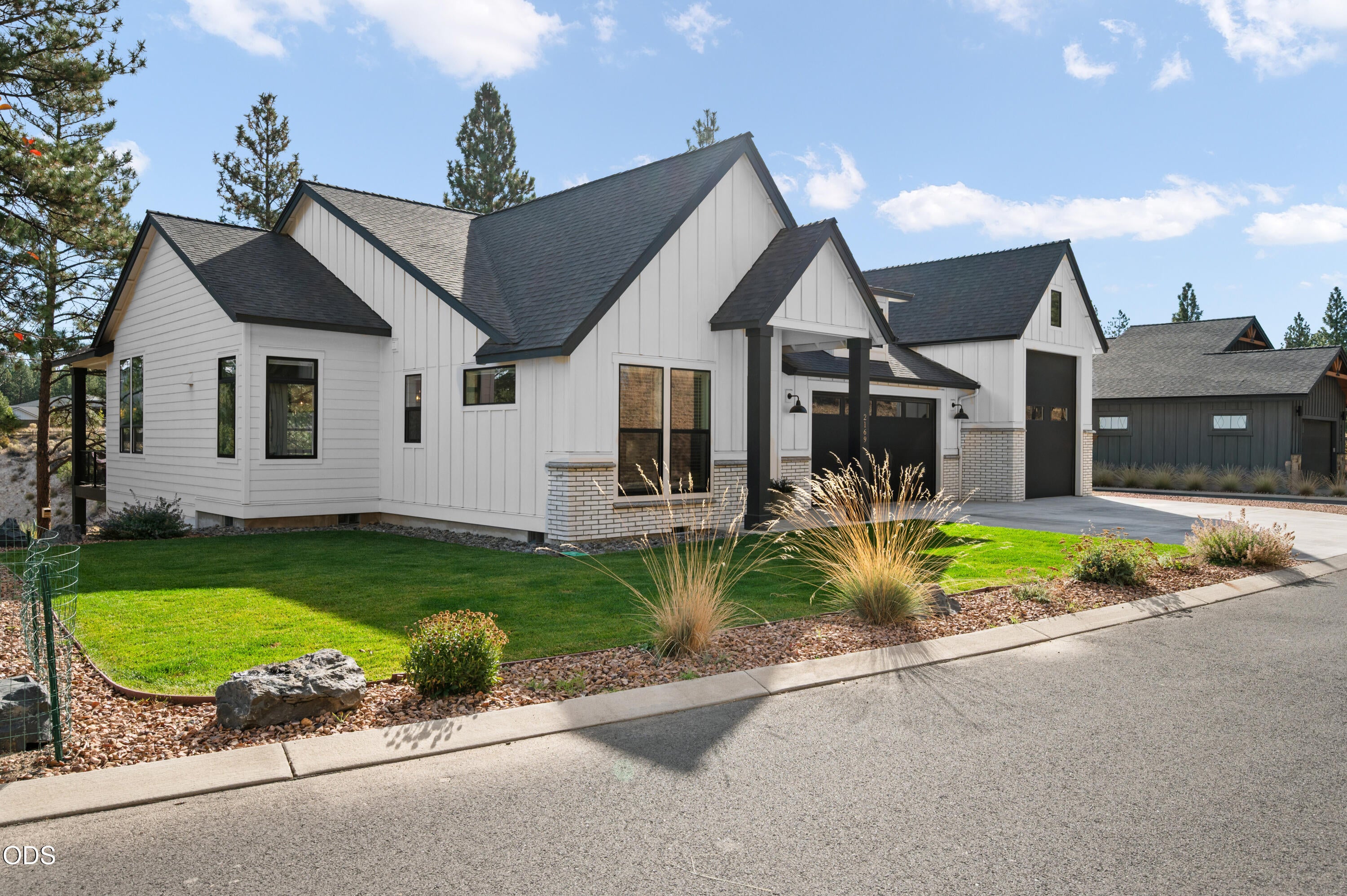 2169 NW Skyline Ranch Road