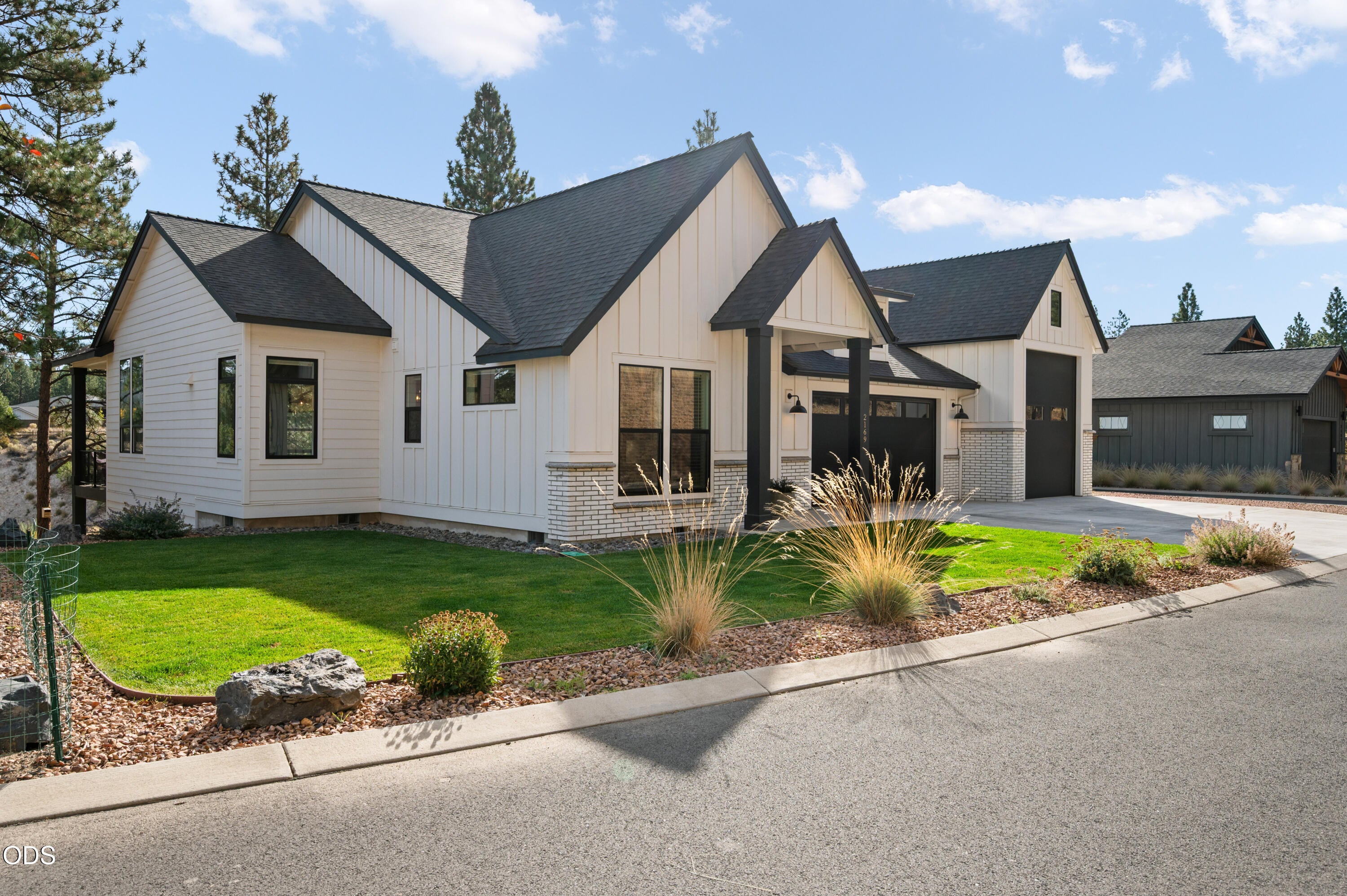 2169 NW Skyline Ranch Road