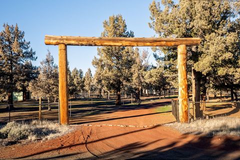 Tiny photo for 7672 SW Robin Drive, Terrebonne, OR 97760 (MLS # 220213855)