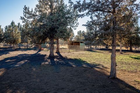 Tiny photo for 7672 SW Robin Drive, Terrebonne, OR 97760 (MLS # 220213855)