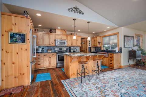 Tiny photo for 7672 SW Robin Drive, Terrebonne, OR 97760 (MLS # 220213855)