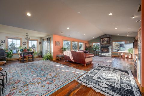 Tiny photo for 7672 SW Robin Drive, Terrebonne, OR 97760 (MLS # 220213855)