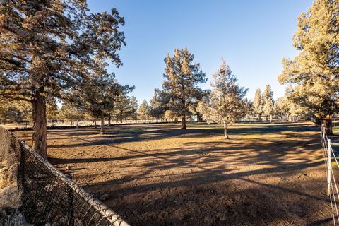 Tiny photo for 7672 SW Robin Drive, Terrebonne, OR 97760 (MLS # 220213855)