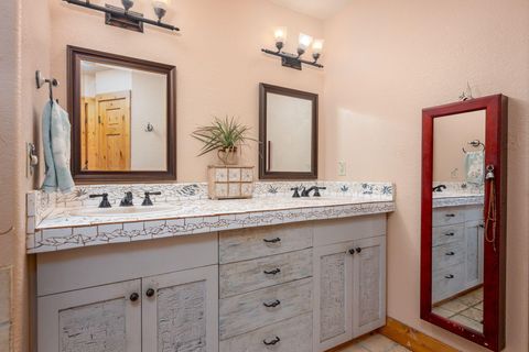 Tiny photo for 7672 SW Robin Drive, Terrebonne, OR 97760 (MLS # 220213855)