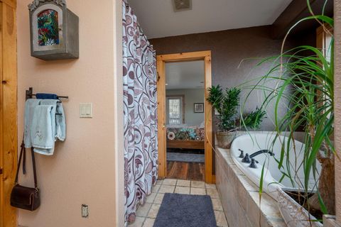 Tiny photo for 7672 SW Robin Drive, Terrebonne, OR 97760 (MLS # 220213855)