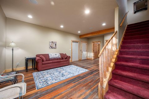 Tiny photo for 7672 SW Robin Drive, Terrebonne, OR 97760 (MLS # 220213855)