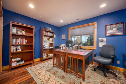 Tiny photo for 7672 SW Robin Drive, Terrebonne, OR 97760 (MLS # 220213855)