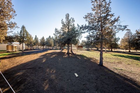 Tiny photo for 7672 SW Robin Drive, Terrebonne, OR 97760 (MLS # 220213855)