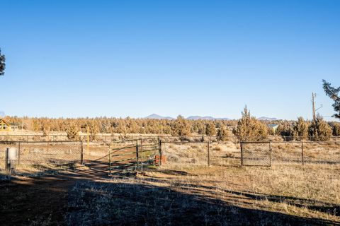 Tiny photo for 7672 SW Robin Drive, Terrebonne, OR 97760 (MLS # 220213855)