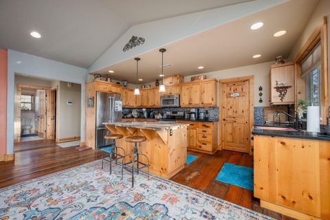 Tiny photo for 7672 SW Robin Drive, Terrebonne, OR 97760 (MLS # 220213855)